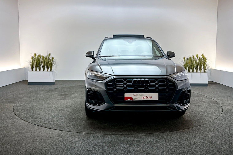 Vehicle Image 9