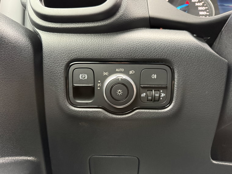Vehicle Image 29