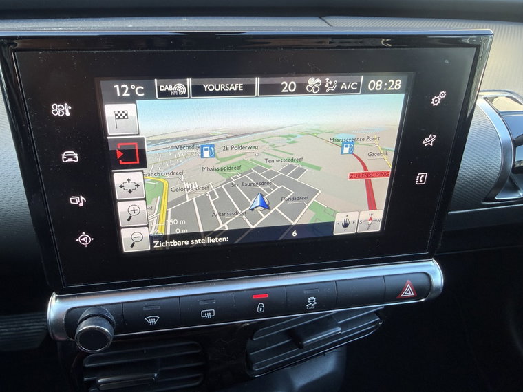Vehicle Image 25