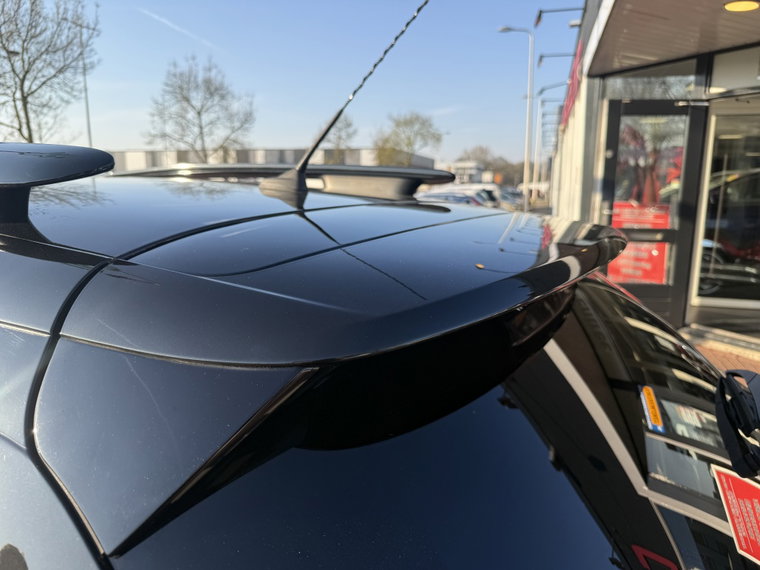 Vehicle Image 33