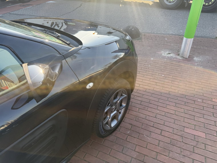 Vehicle Image 35