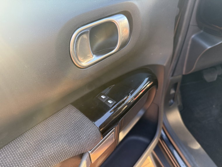 Vehicle Image 39