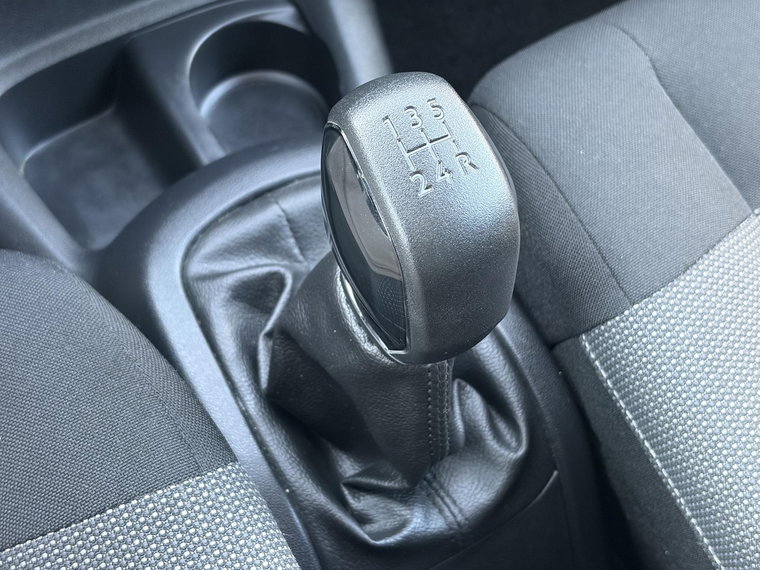 Vehicle Image 33