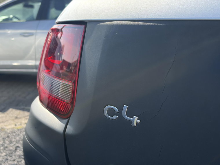Vehicle Image 36