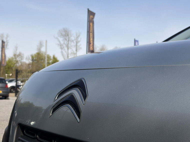 Vehicle Image 40