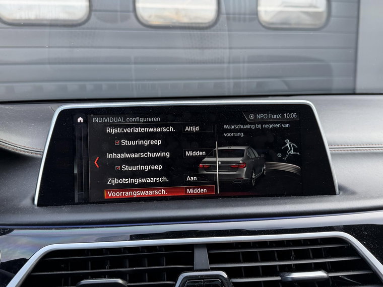 Vehicle Image 27