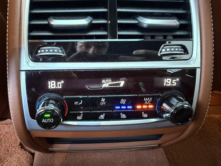 Vehicle Image 34