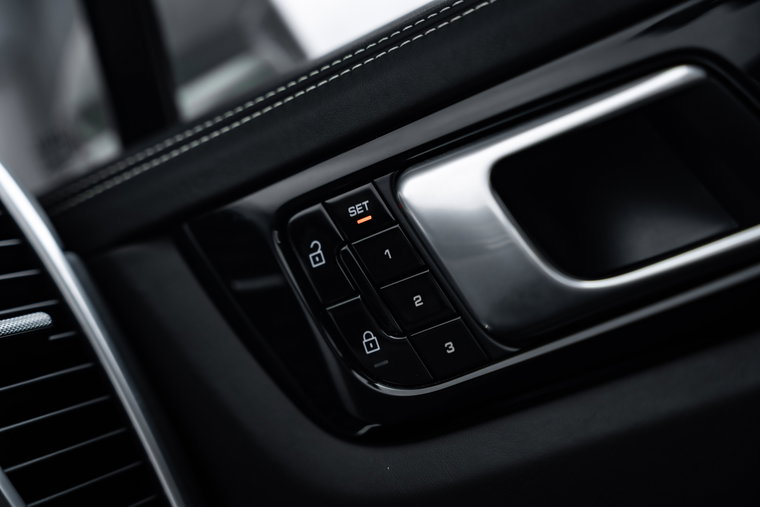 Vehicle Image 37