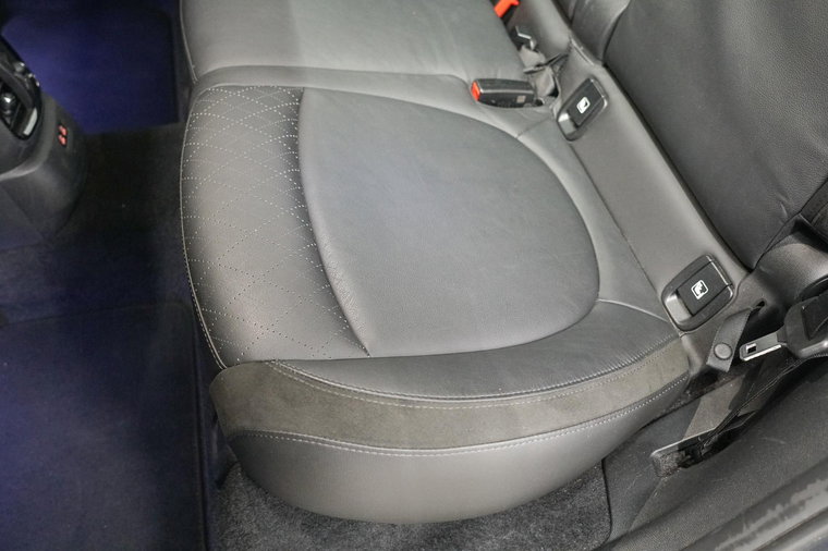 Vehicle Image 33