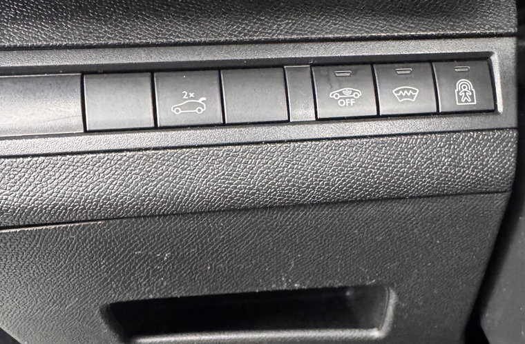 Vehicle Image 32