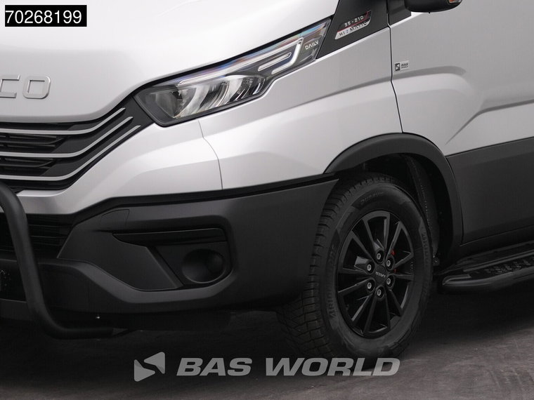Vehicle Image 48