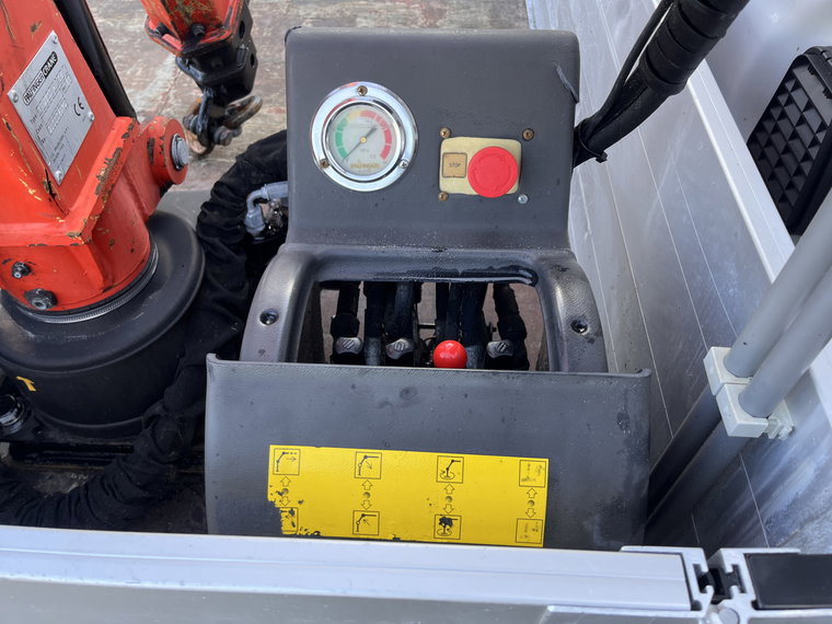 Vehicle Image 22