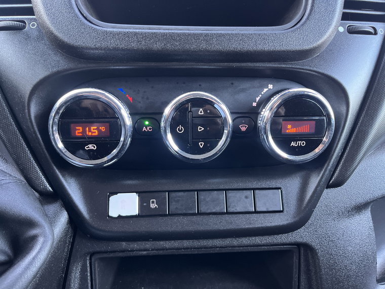 Vehicle Image 37