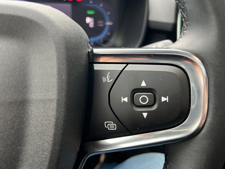 Vehicle Image 26