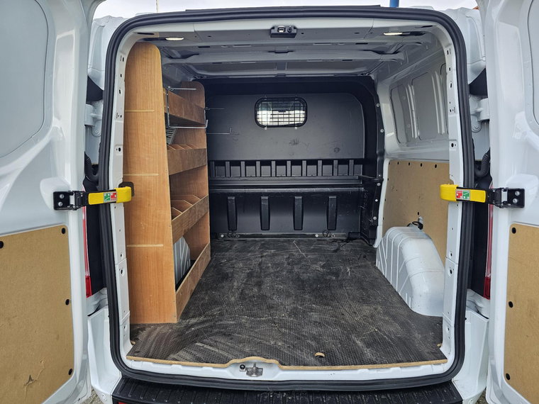 Vehicle Image 11
