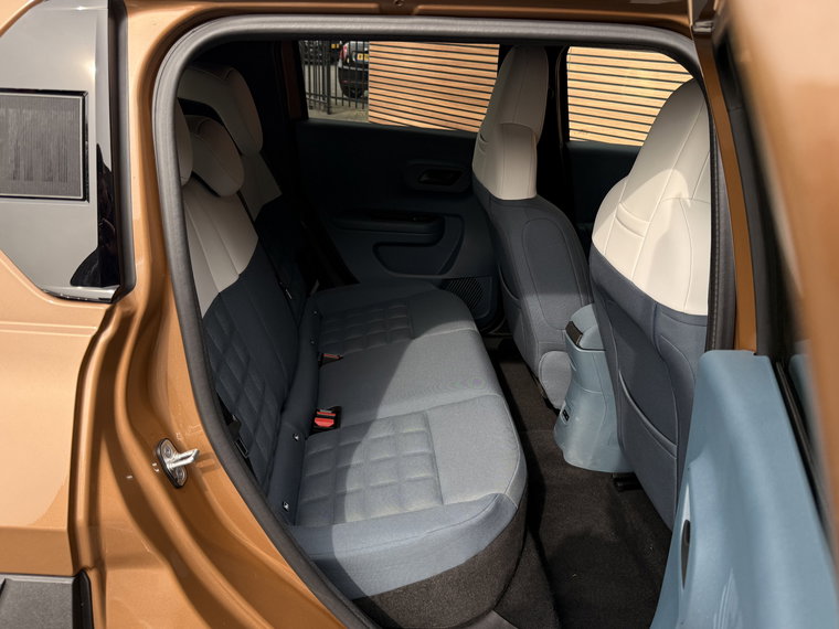 Vehicle Image 48