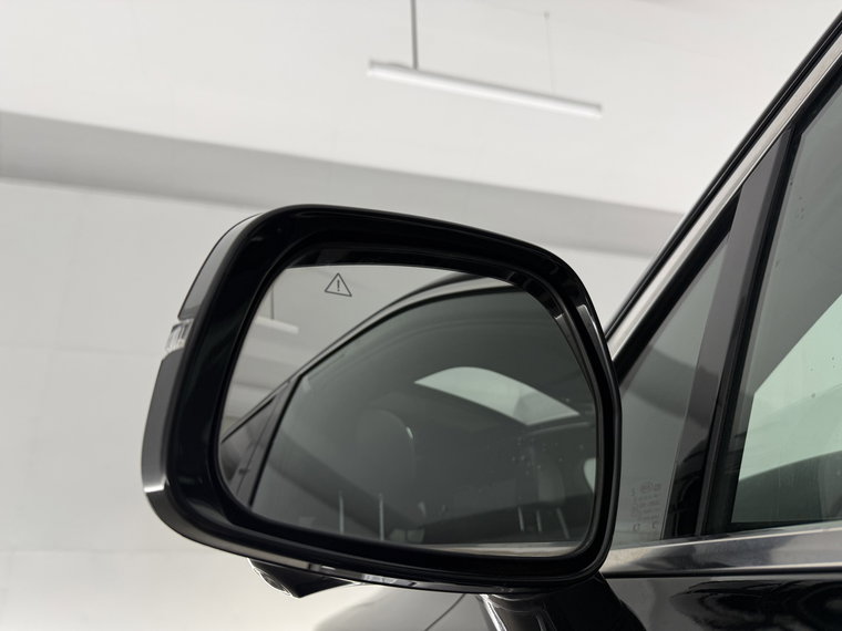 Vehicle Image 35
