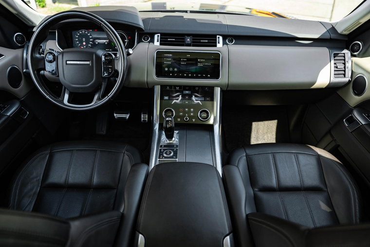 Vehicle Image 9