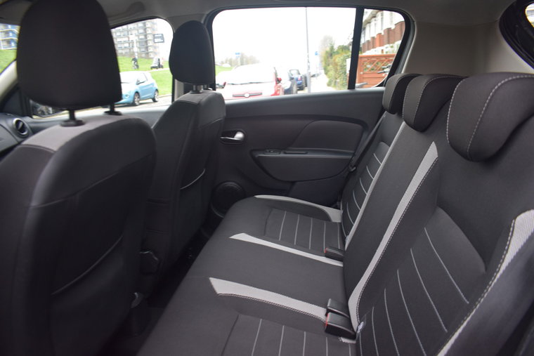 Vehicle Image 15