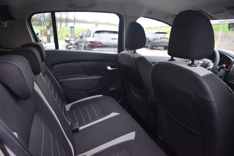 Vehicle Image 18
