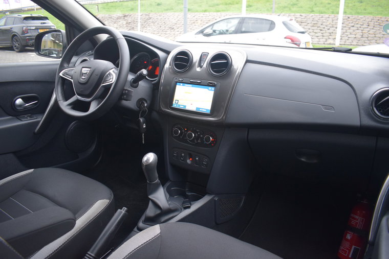Vehicle Image 19