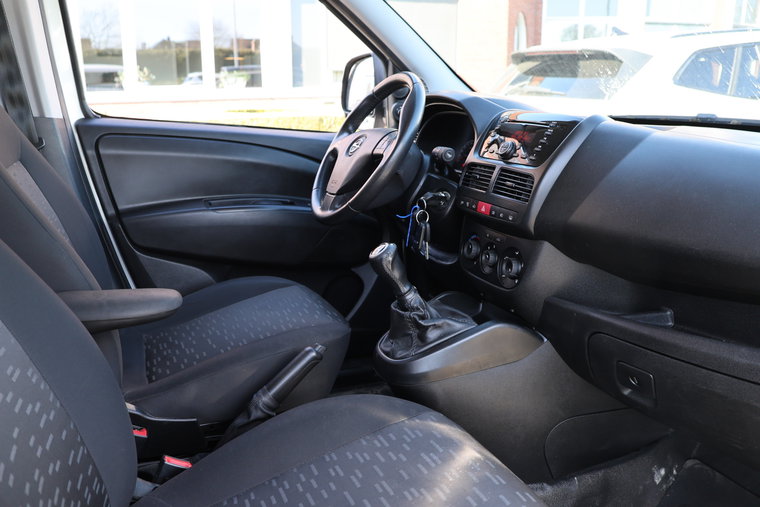 Vehicle Image 10
