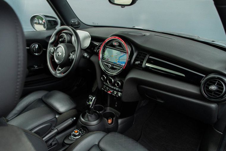 Vehicle Image 15