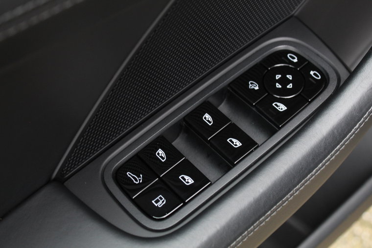 Vehicle Image 35