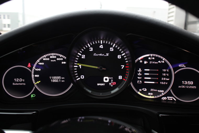 Vehicle Image 38