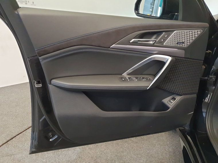 Vehicle Image 24