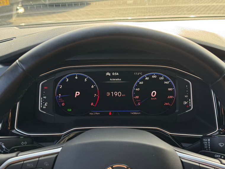 Vehicle Image 24