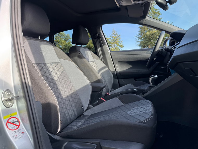 Vehicle Image 45