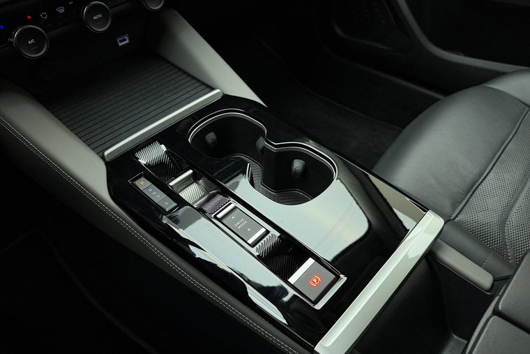 Vehicle Image 35