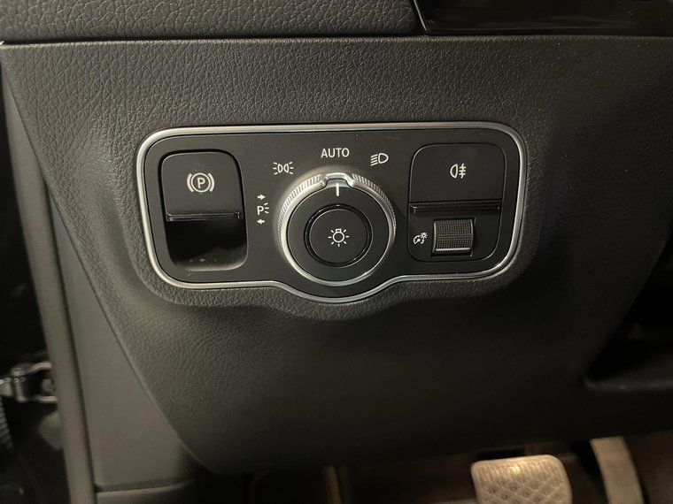 Vehicle Image 28