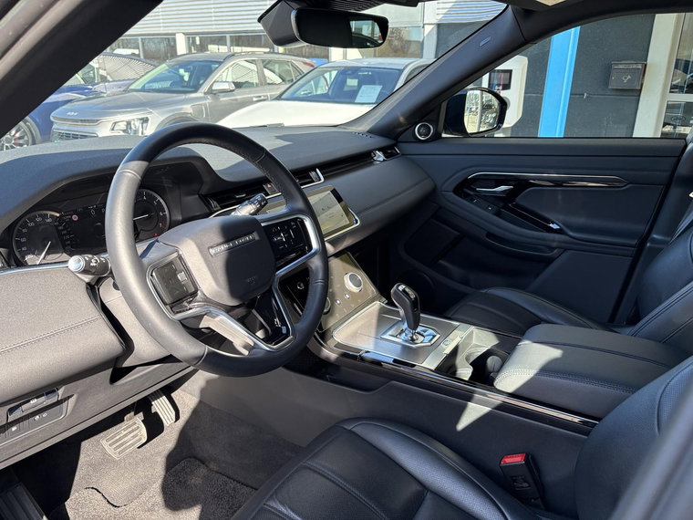 Vehicle Image 17