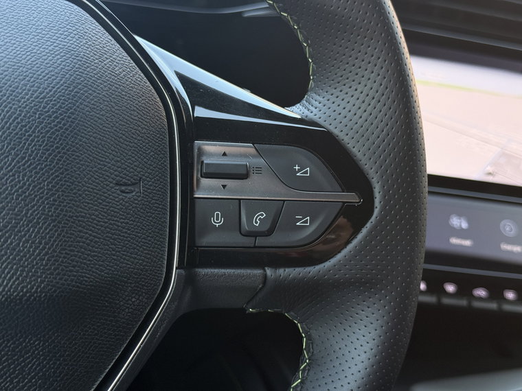 Vehicle Image 27