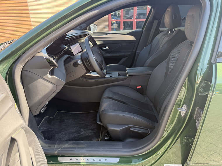 Vehicle Image 41