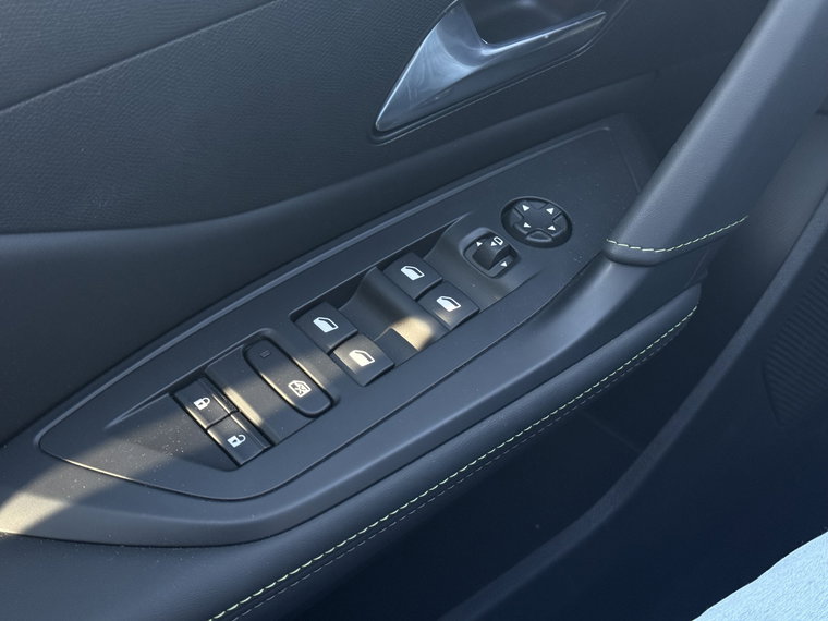 Vehicle Image 42