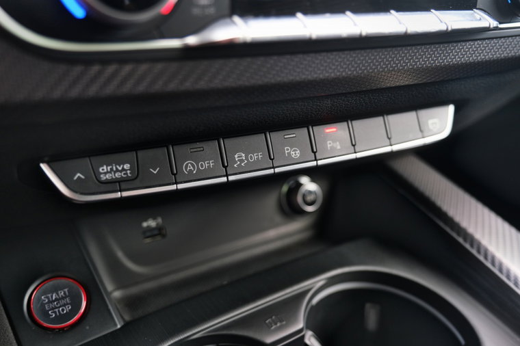 Vehicle Image 28