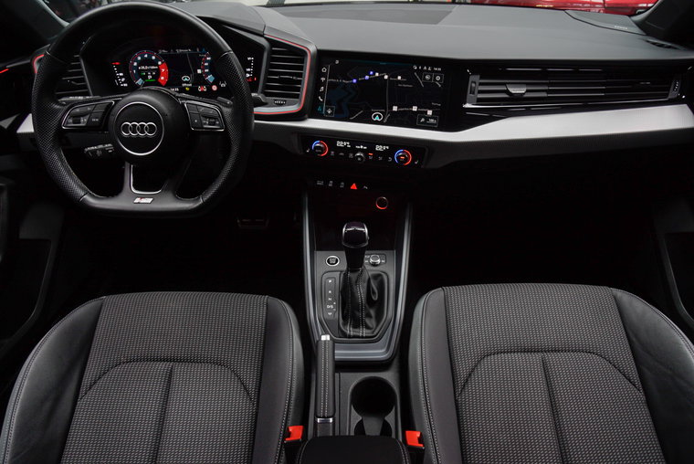 Vehicle Image 13