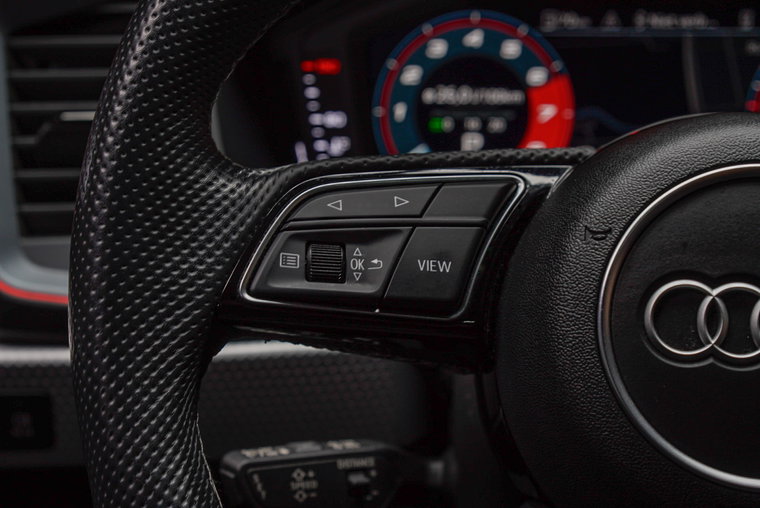 Vehicle Image 21