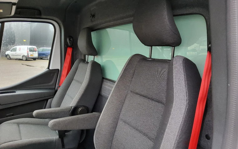 Vehicle Image 16