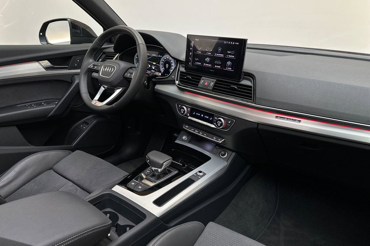 Vehicle Image 16