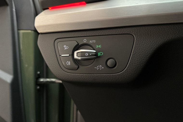 Vehicle Image 22