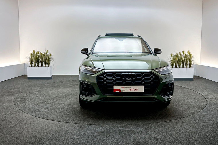 Vehicle Image 9