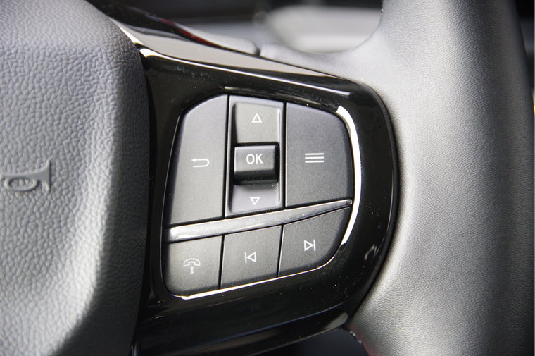 Vehicle Image 32