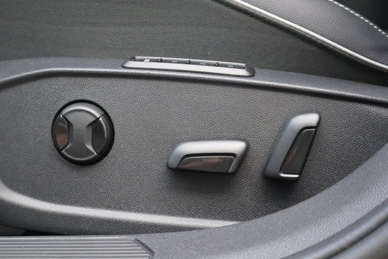 Vehicle Image 37