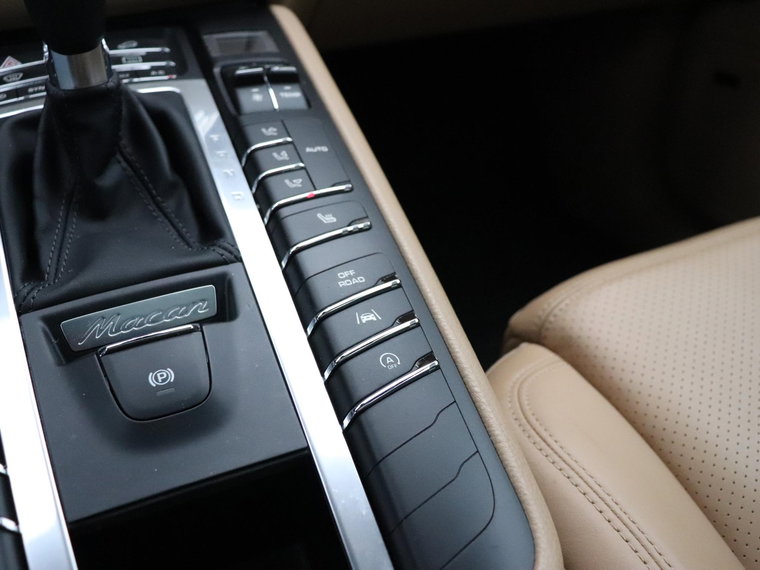 Vehicle Image 27
