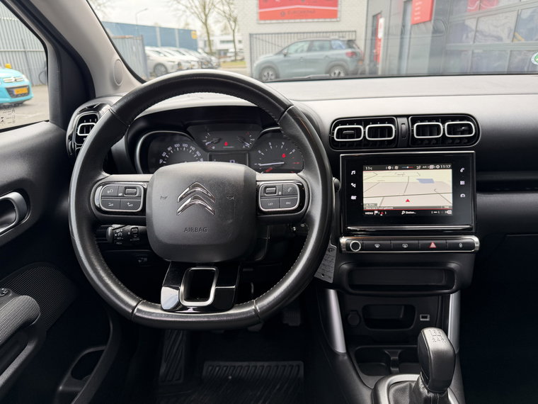 Vehicle Image 13