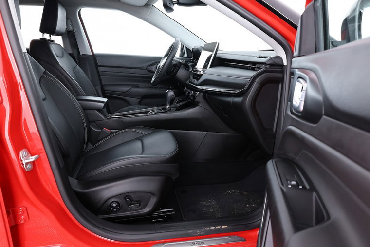 Vehicle Image 6